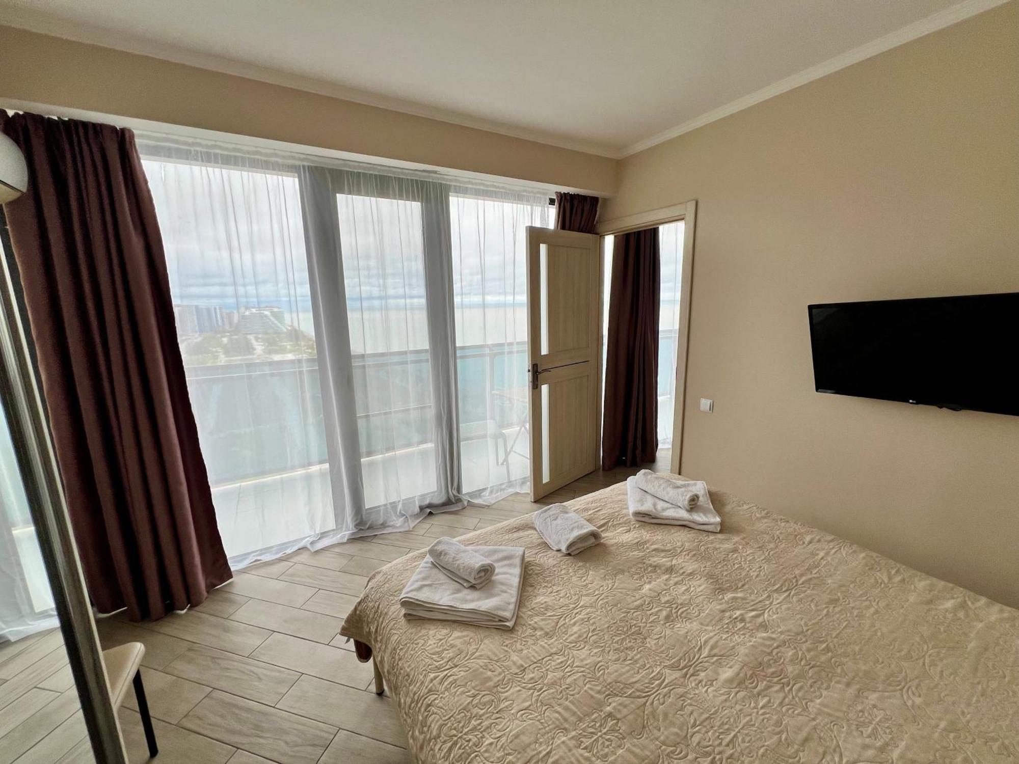 Orbi Beach Tower Batumi Exterior photo